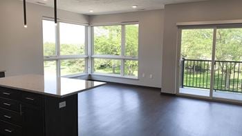 Haven-at-uptown-lincoln-ne-2-bedroom-apartment-aura-mocha-finish-19