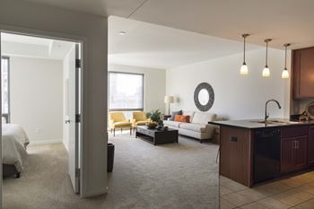 Miami - 1 bedroom with den