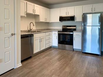 Two-bed evergreen (#259) - renovated - kitchen appliances