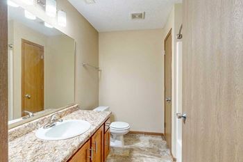 Studio shelby (#40) - bathroom