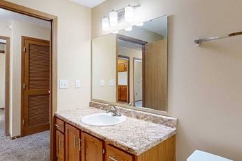 Studio shelby (#40) - bathroom