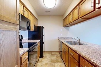 Studio shelby (#40) - kitchen