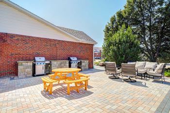 Amenities - grill stations & picnic area
