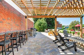 Amenities - patio bar top seating