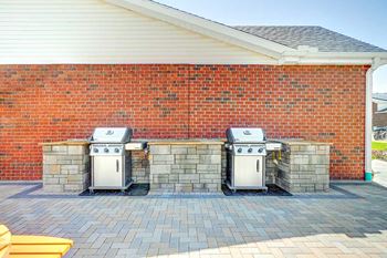 Amenities - grilling stations