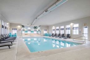 Lincoln apartment for rent - an indoor swimming pool with rows of chairs