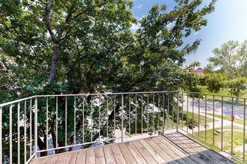 Renovated 2-bed purview (#16)