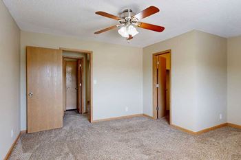 Renovated 2-bed purview (#16)