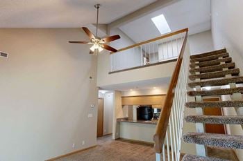 Renovated 2-bed purview (#16) - loft