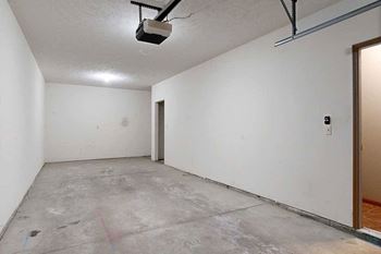 1-Bed robin (#17) - attached garage