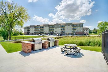 The-flats-at-shadow-creek-lincoln-ne-building-exteriors-09