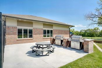 The-flats-at-shadow-creek-lincoln-ne-building-exteriors-10