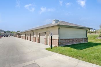 The-flats-at-shadow-creek-lincoln-ne-building-exteriors-14