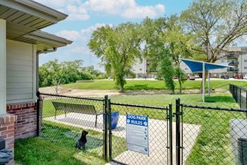 The-flats-at-shadow-creek-lincoln-ne-dog-park-01