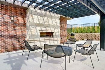 The-flats-at-shadow-creek-lincoln-ne-resort-style-pool-16