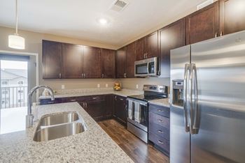 Interiors-modern spacious kitchens with granite countertops
