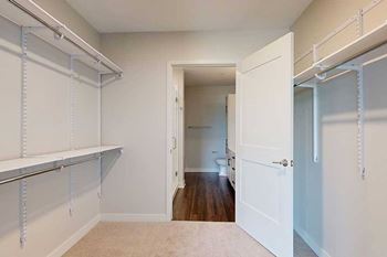 2-Bed tamarack with den (#p204)