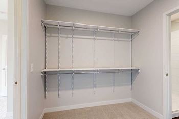 2-Bed tamarack with den (#p204)