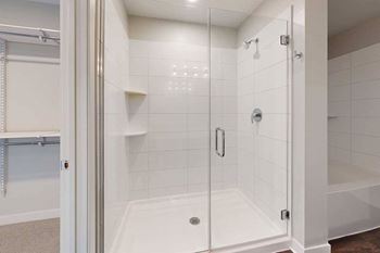 2-Bed tamarack with den (#p204)