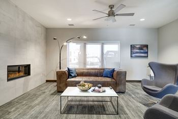 Leasing lounge