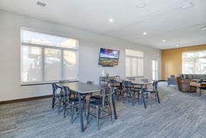 Lincoln apartment for rent - Resident clubhouse with seating and lounge sofas
