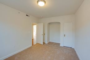 Washington apartment for rent - carpeted bedroom and closet