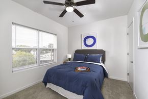 Cleveland townhouse for rent - Spacious bedroom featuring a ceiling fan, modern finishes, and a bright, airy design for everyday comfort.