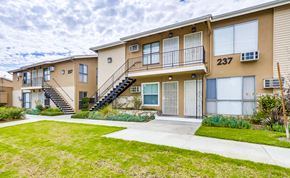 Fullerton apartment for rent - Exterior Building View Of Le Mar Apartments in Fullerton, CA.