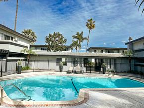 Anaheim apartment for rent - Crossroads apartment homes swimming pool