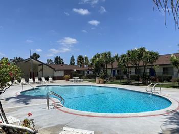 2 Swimming pools