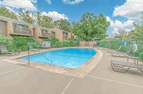 Orange apartment for rent - our apartments offer a swimming pool