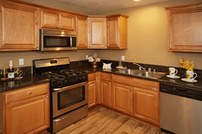 Orange apartment for rent - Towne Centre at Orange Apartment Homes in California near Anaheim featuring one bedroom, two bedroom and three bedroom apartments.