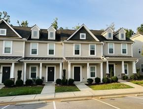Clayton townhouse for rent - LionsGate Townhomes, Clayton NC