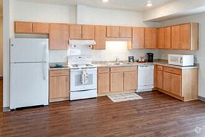 Eden Prairie apartment for rent - Fully Furnished Kitchen at Trail Pointe Ridge, Eden Prairie, MN, 55344