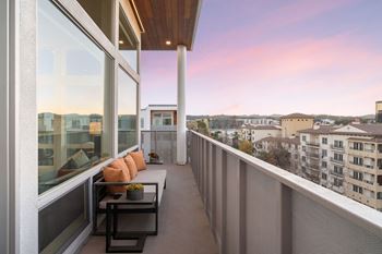 Large patio / balcony