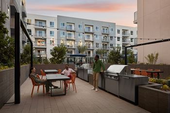 Bbq & dining