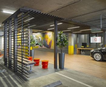 Complimentary valet parking