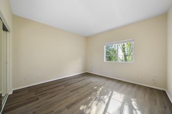 Faux wood horizontal blinds