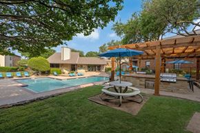 Plano apartment for rent - Pool Deck, Entertainment, Patio, Grill, Outdoors