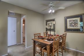 Harrisburg apartment for rent - large dining area