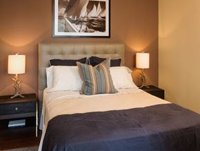 Philadelphia apartment for rent - A fully furnished sample bedroom at 1900 Arch