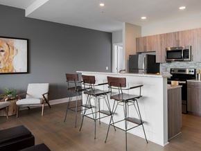 Philadelphia apartment for rent - An open-concept Franklin Tower kitchen