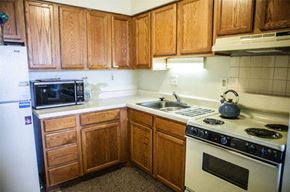 Detroit apartment for rent - Fully Equipped Kitchen at 8330 On the River, Detroit, MI