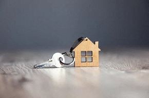 Chicago apartment for rent - a small house with a lock on it