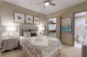 Houston apartment for rent - Master bedroom to accommodate a king-size bed and dresser with walk-in closet and master bathroom.