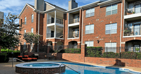 Dallas apartment for rent - Swimming pool with spa at PrestonBridge Apartments in North Dallas