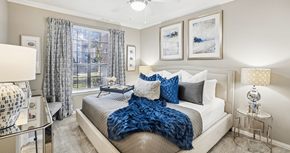 Dallas apartment for rent - Luxury apartments with spacious bedrooms with attached bathrooms and walk-in closets at The Saxony Apartments in Dallas