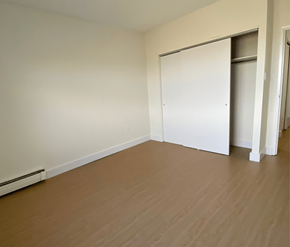 Halifax apartment for rent - 19 Plateau Crescent bedroom closet
