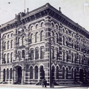 Galveston apartment for rent - An old building with a clock on the front.