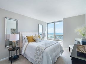 Chicago apartment for rent - Bedroom with downtown and lake views